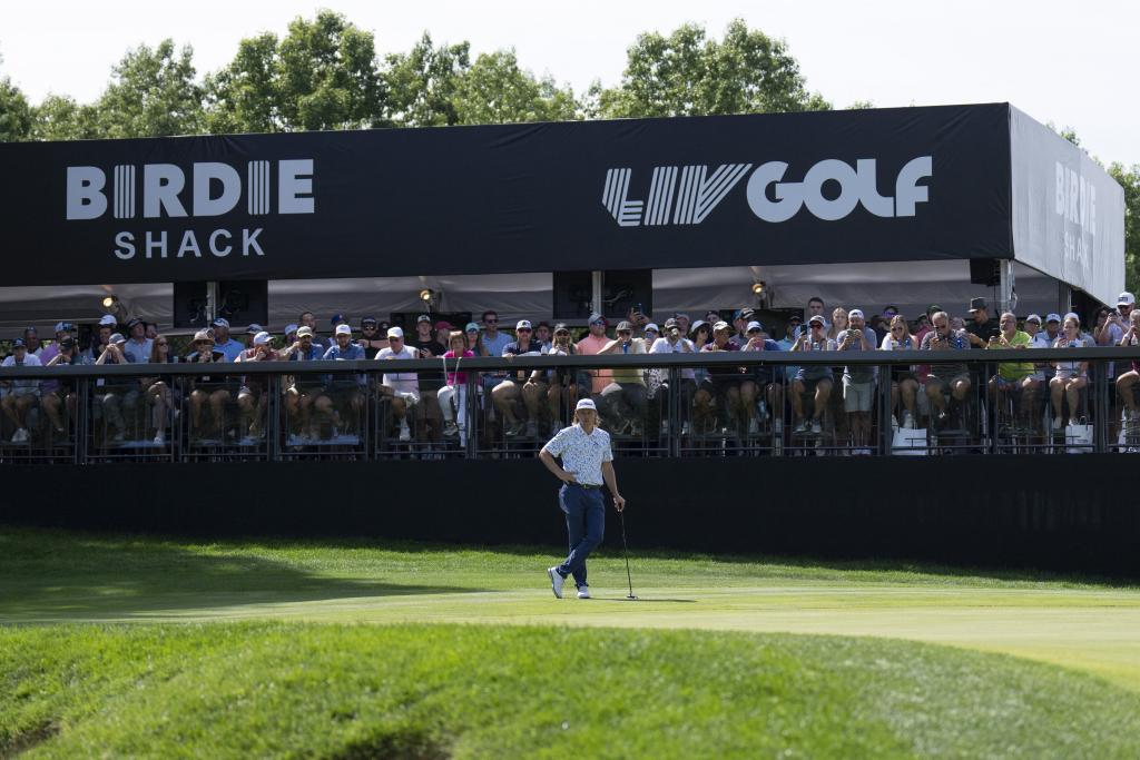 Dustin Johnson's wife Paulina Gretzky annoys golf fans with 'rude' etiquette